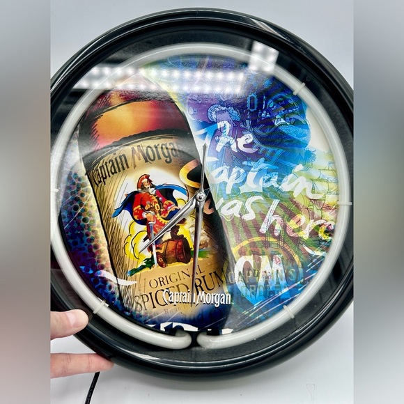 Captain Morgan Neon Wall Clock Display 12” - Picture 2 of 8
